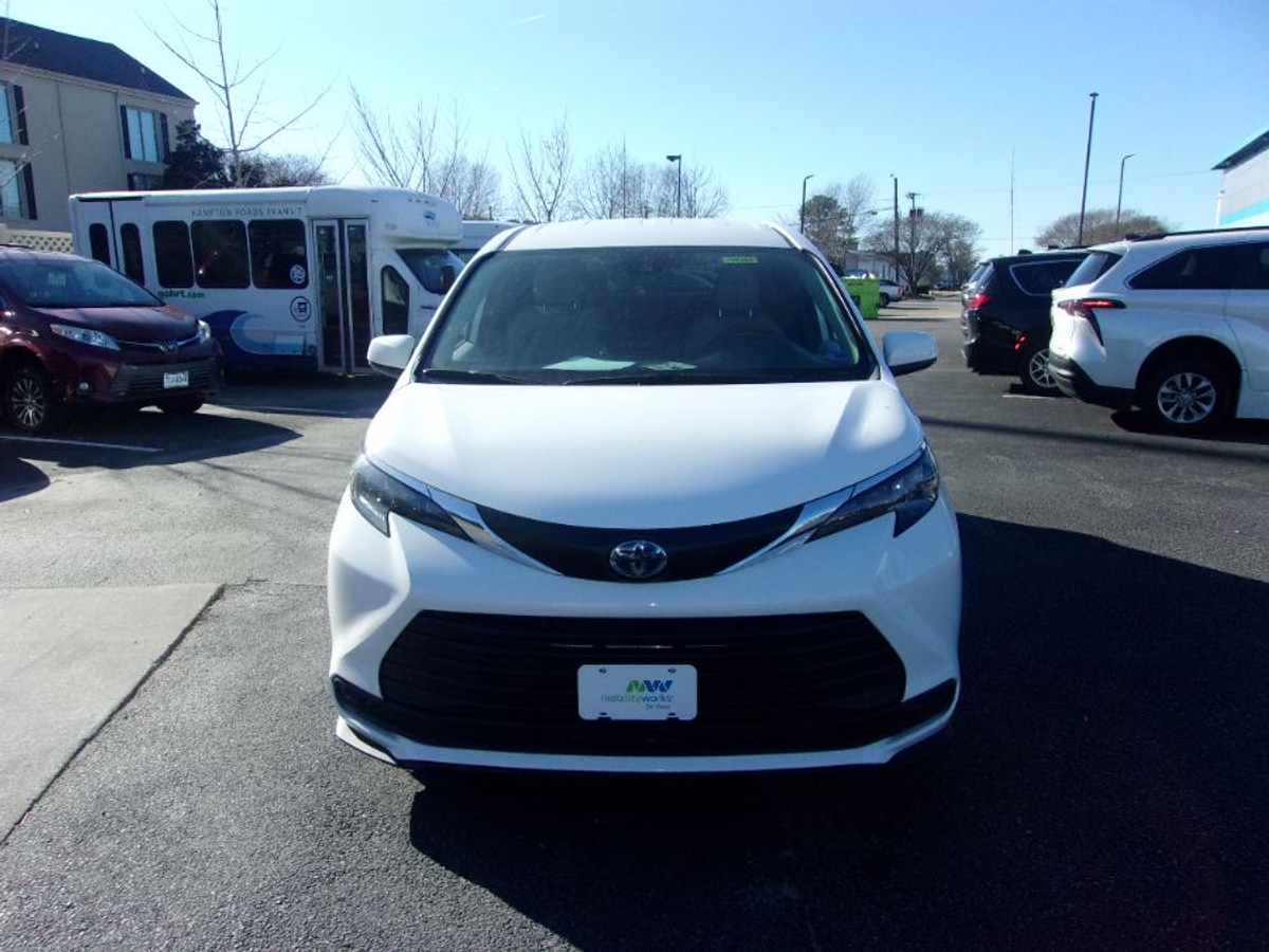 2025 TOYOTA SIENNA - Image 15