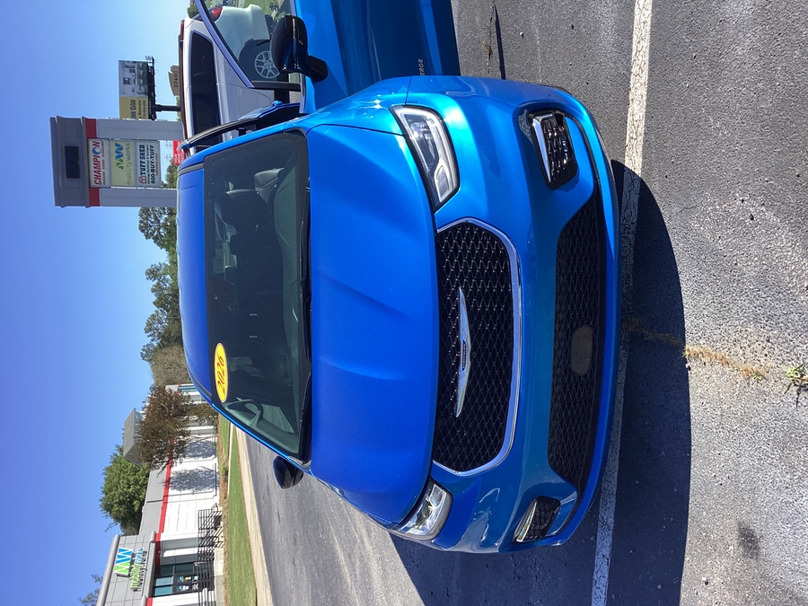 Blue Chrysler Pacifica image number 3