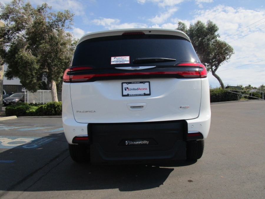 New 2026 Chrysler Pacifica Select Safety - BraunAbility Rear Entry Fold Out Manual Ramp