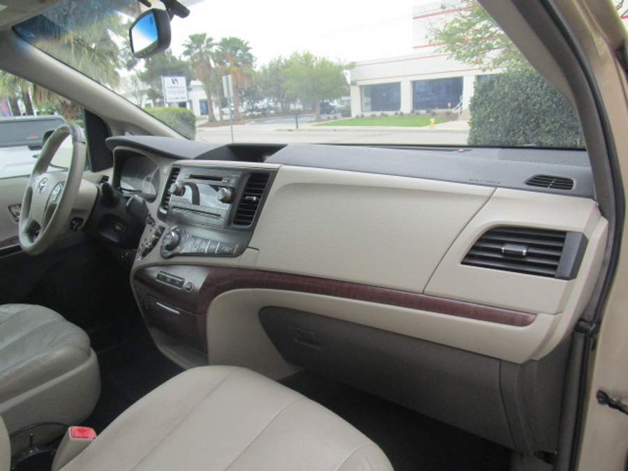 Used 2013 Toyota Sienna XLE Base - VMI Side Entry Entry In Floor Automatic Ramp