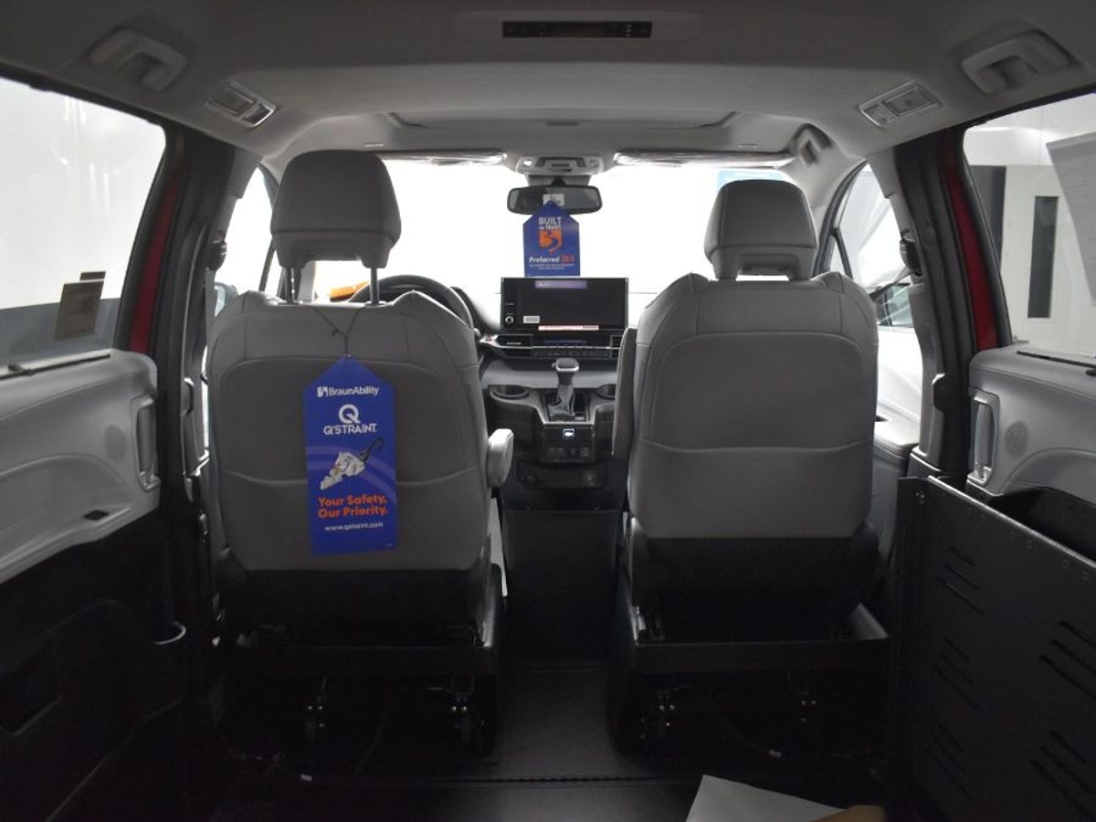 2025 TOYOTA SIENNA - Image 15