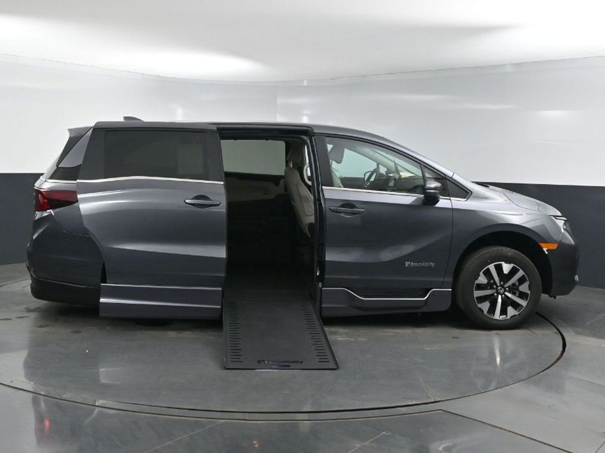 2025 Honda Odyssey EX-L's photo
