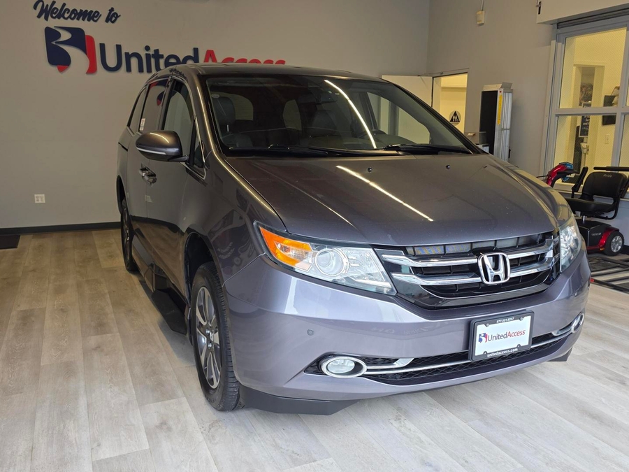 Used 2015 Honda Odyssey Touring Elite - VMI Side Entry Entry In Floor Automatic Ramp