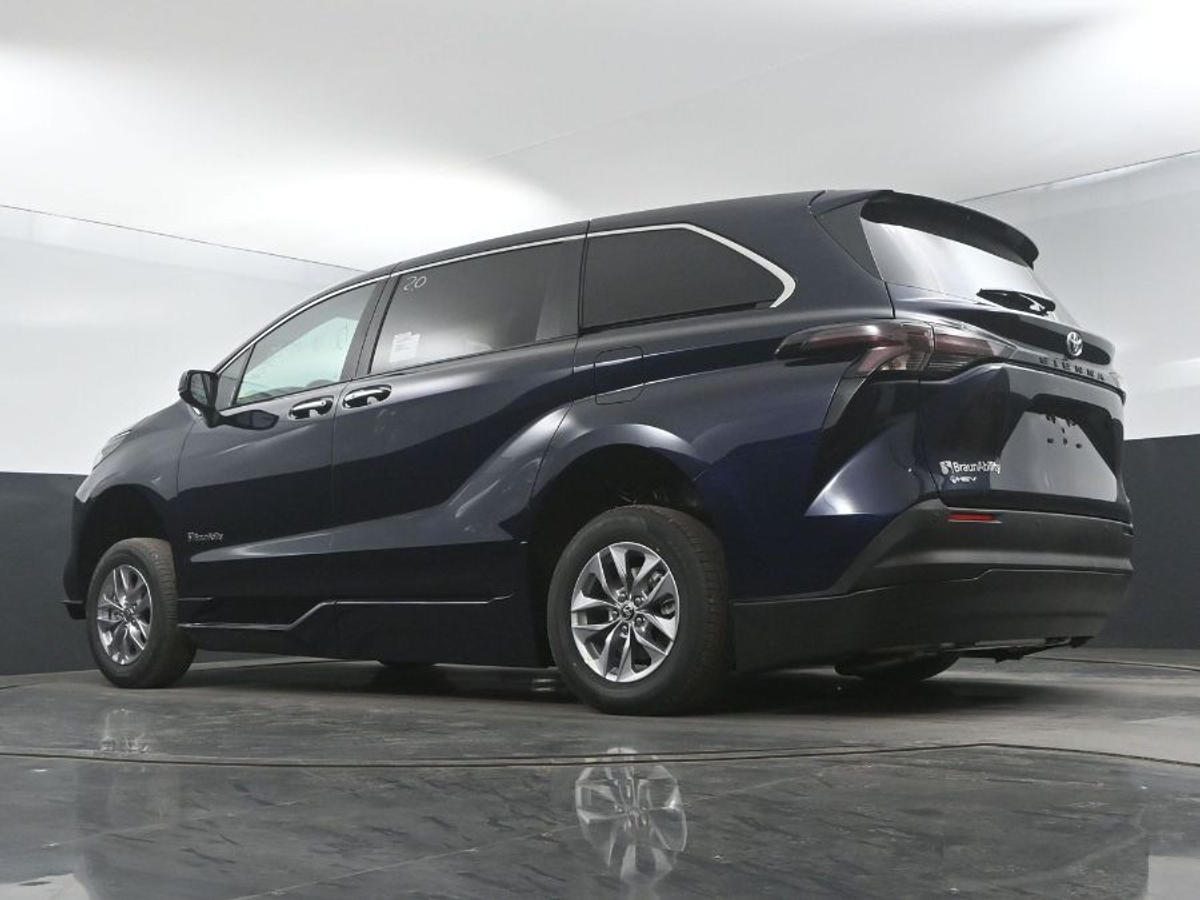 2025 TOYOTA SIENNA - Image 21
