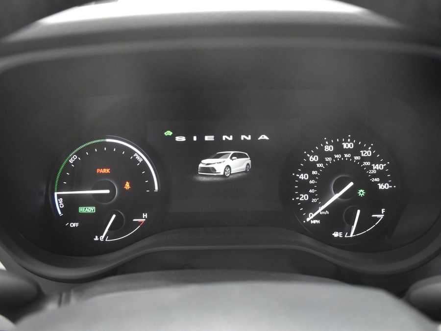 New 2025 Toyota Sienna Hybrid XLE Plus - BraunAbility Side Entry Entry In Floor Automatic Ramp