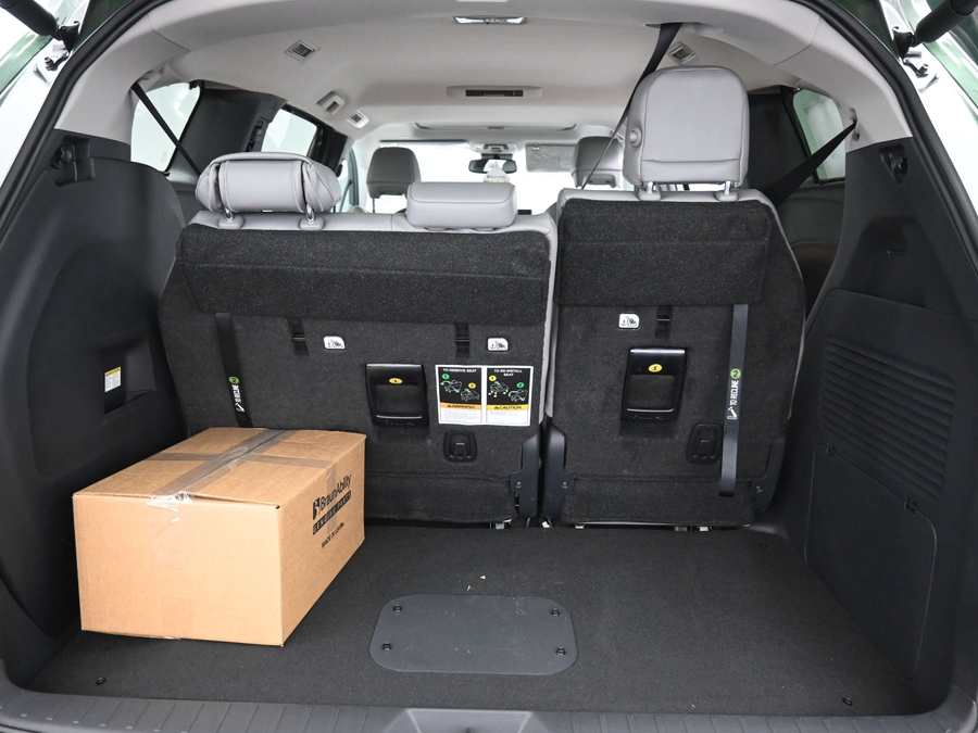 New 2026 Toyota Sienna Hybrid XLE Base - BraunAbility Side Entry Fold Out Automatic Ramp
