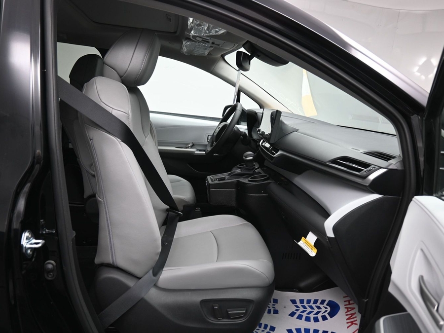 Black Toyota Sienna image number 8