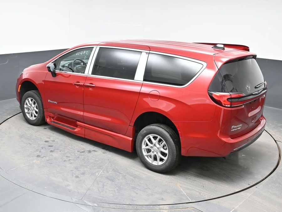 Red Chrysler Pacifica image number 21
