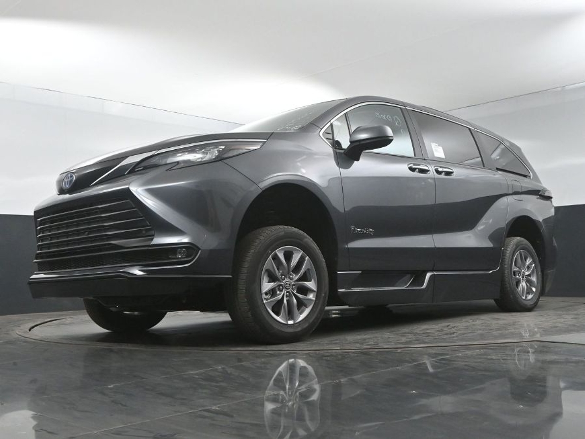 2025 TOYOTA SIENNA - Image 19