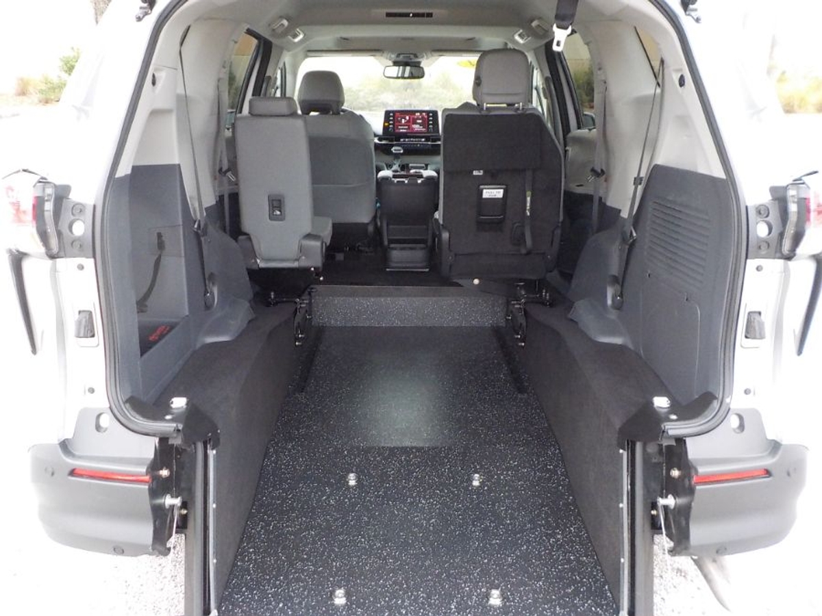 2024 TOYOTA SIENNA - Image 19