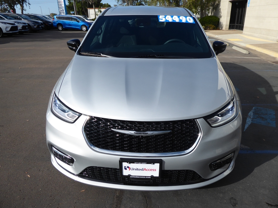 Used 2024 Chrysler Pacifica Touring - ATS Rear Entry Fold Out Manual Ramp