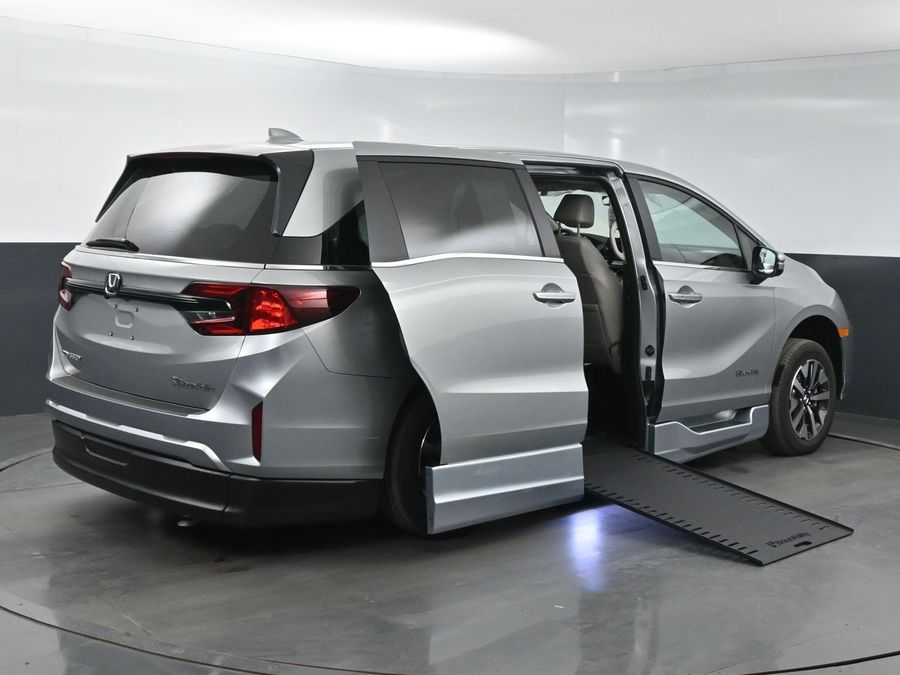 New 2025 Honda Odyssey EX-L - BraunAbility Side Entry Entry In Floor Automatic Ramp