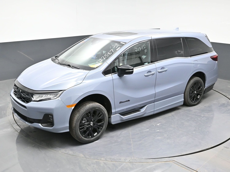 Grey Honda Odyssey image number 23
