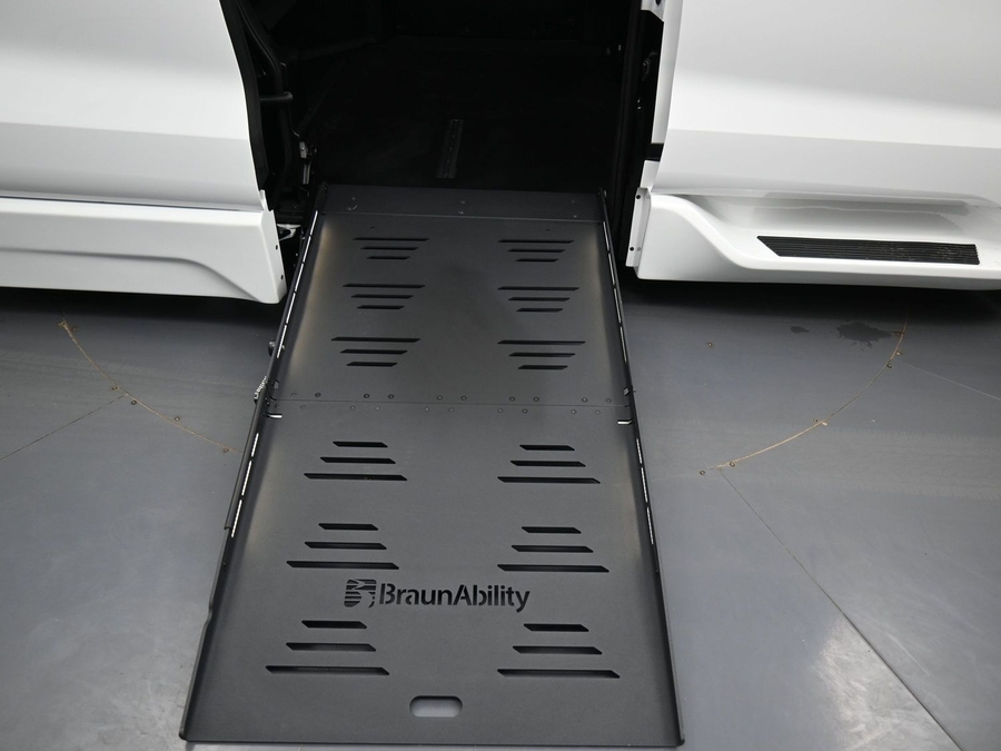 New 2026 Toyota Sienna Hybrid XSE Sport - BraunAbility Side Entry Entry Fold Out Automatic Ramp