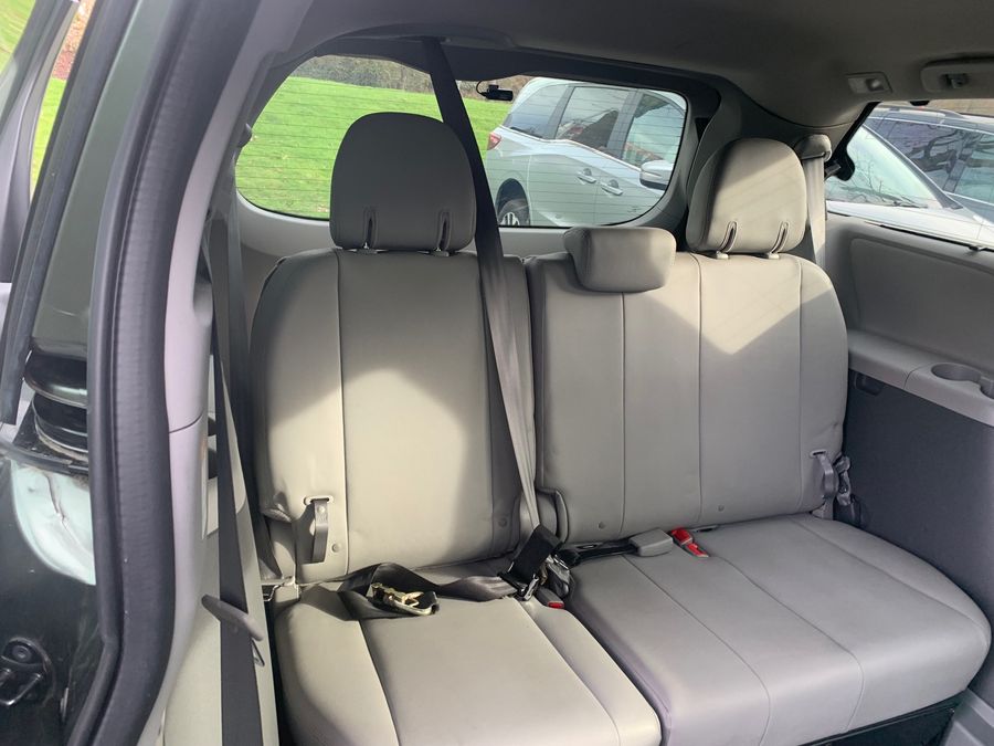 Used 2019 Toyota Sienna XLE Base - BraunAbility Side Entry Entry Fold Out Automatic Ramp