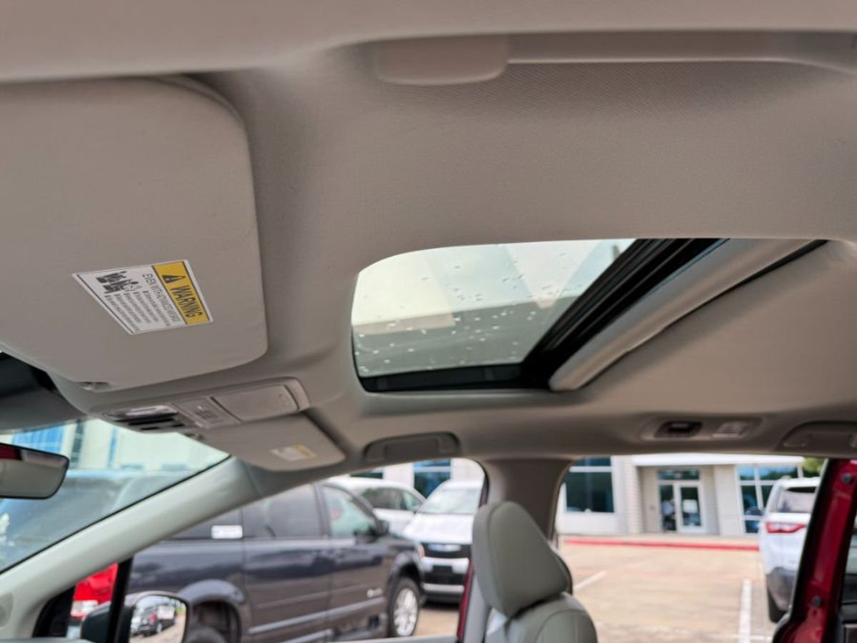 Número de imagen rojo Honda Odyssey 13