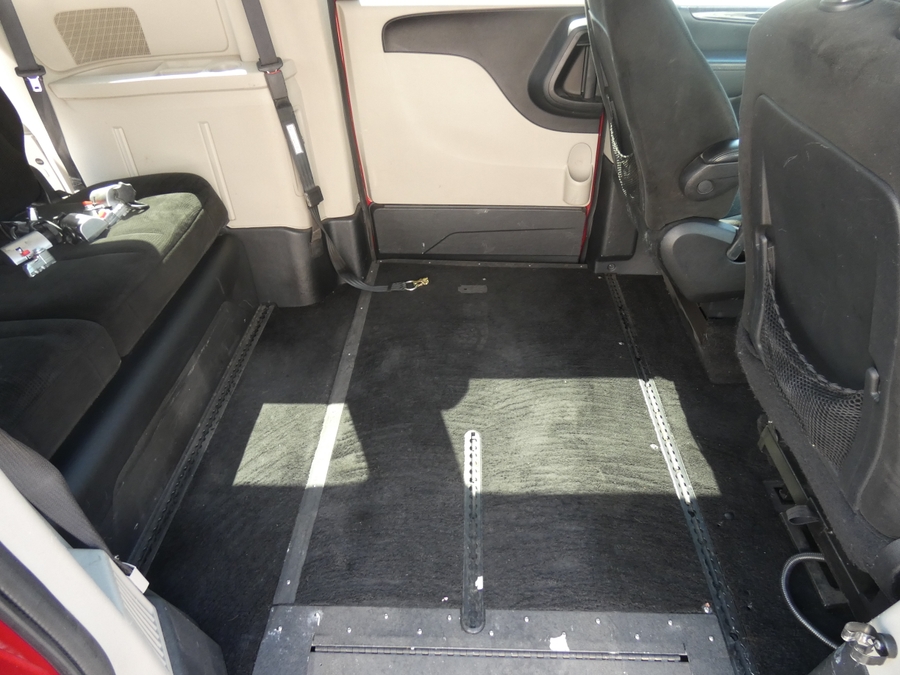 2016 Dodge Grand Caravan SE - Photo 14