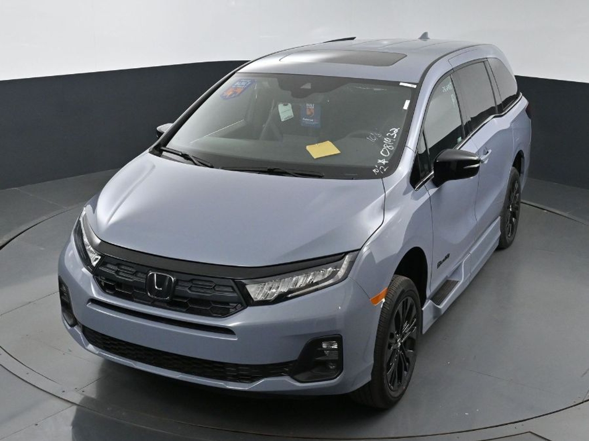Grey Honda Odyssey image number 22