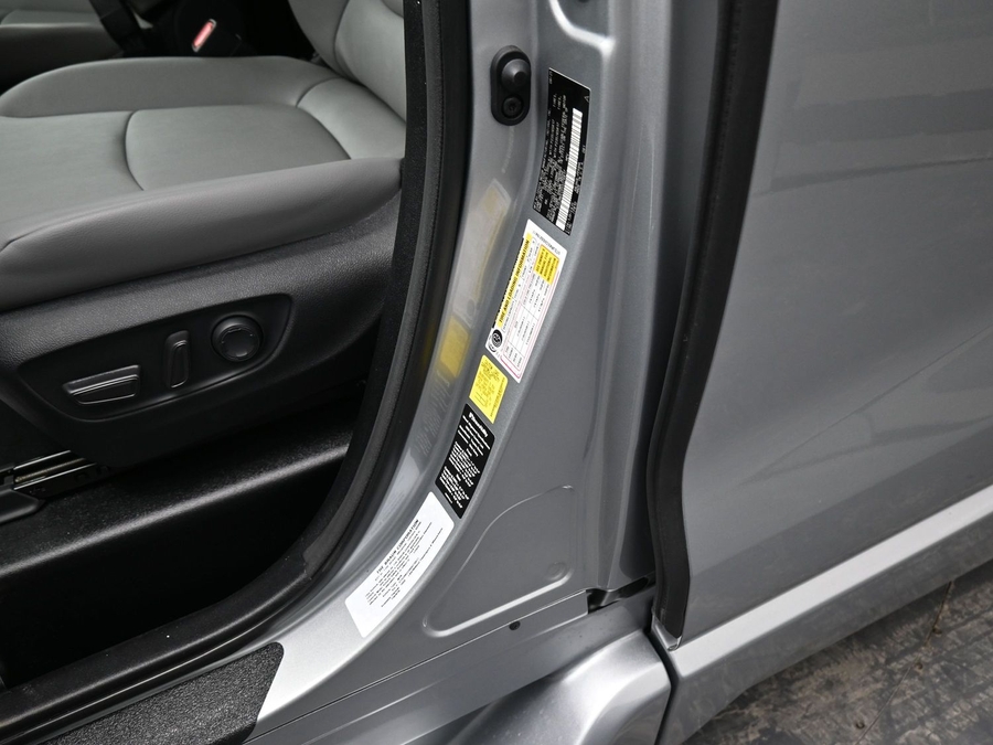 New 2025 Toyota Sienna Hybrid XLE Plus - BraunAbility Side Entry Entry In Floor Automatic Ramp