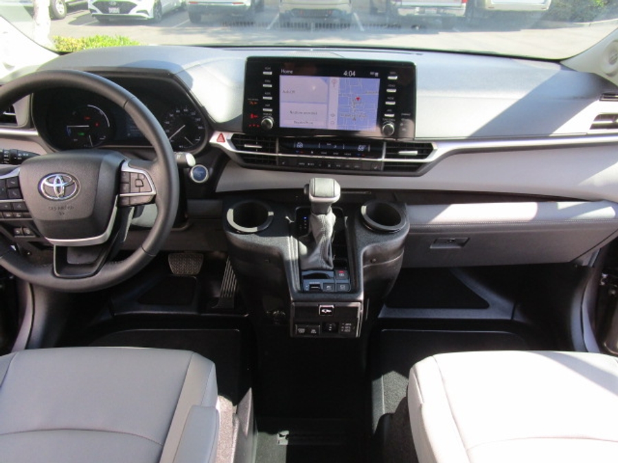 Used 2024 Toyota Sienna Hybrid XLE - BraunAbility Side Entry Entry In Floor Automatic Ramp