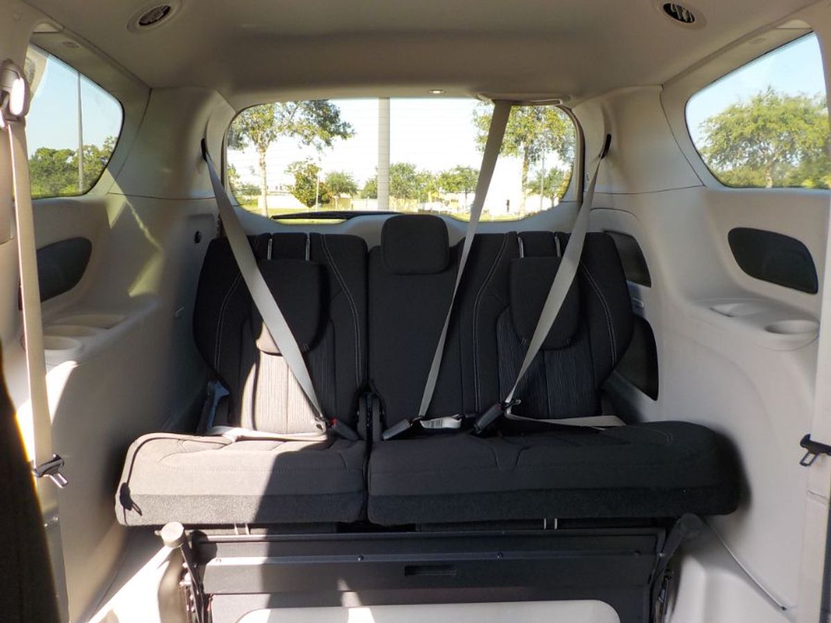 2023 CHRYSLER VOYAGER - Image 41