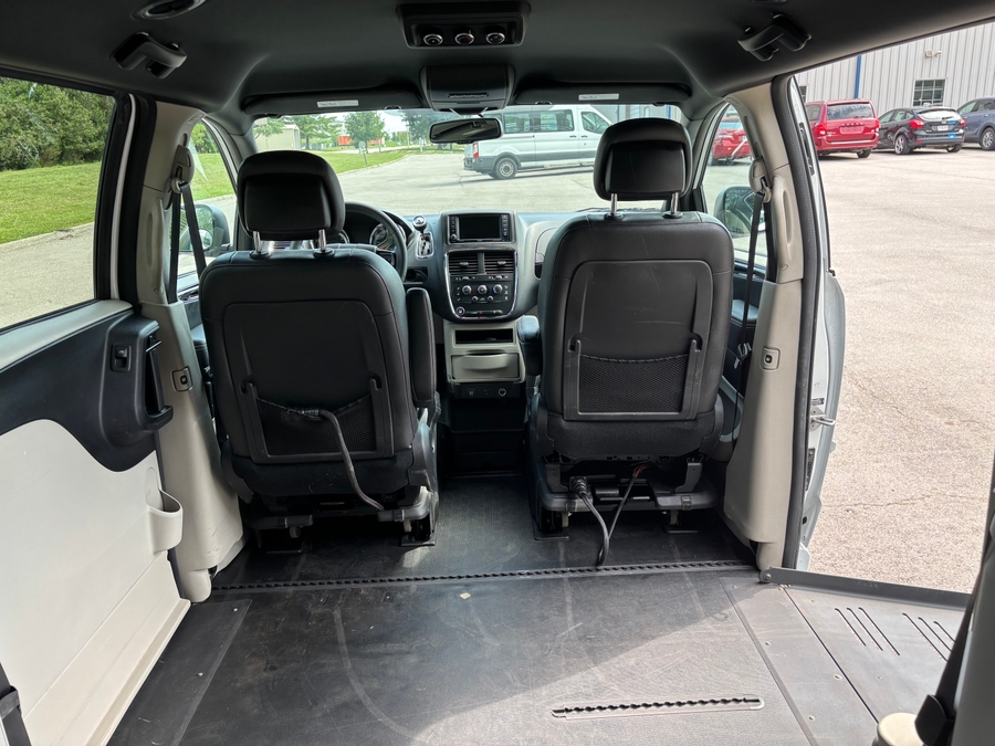 Used 2017 Dodge Grand Caravan SXT - BraunAbility Side Entry Fold Out Automatic Ramp