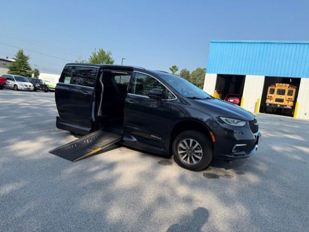 2021 CHRYSLER PACIFICA - Image 15