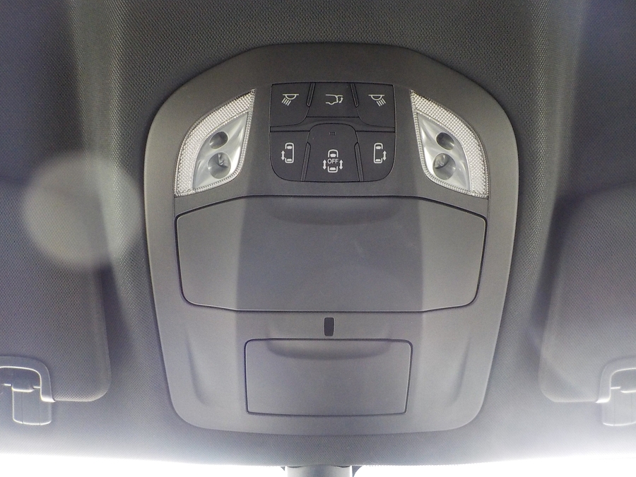 White Chrysler Pacifica image number 14