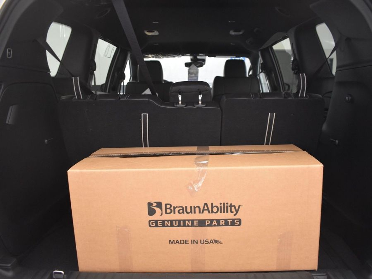 2025 CHRYSLER VOYAGER - Image 14