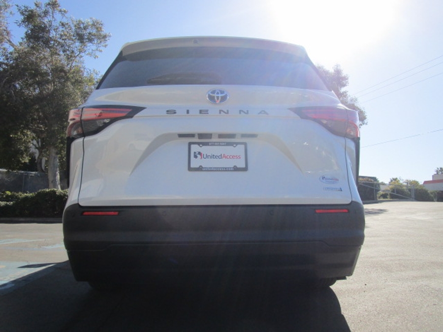 Used 2022 Toyota Sienna Hybrid XLE Base - BraunAbility Side Entry Entry Fold Out Automatic Ramp