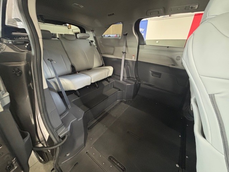 Used 2022 Toyota Sienna Hybrid LE - VMI Side Entry Entry In Floor Automatic Ramp