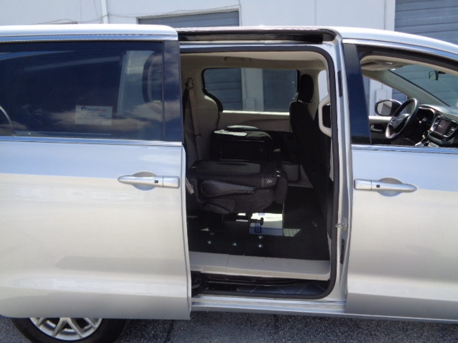 Used 2022 Chrysler Voyager LX - ATS Rear Entry Fold Out Manual Ramp