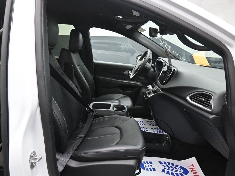 Used 2025 Chrysler Pacifica Select Safety - BraunAbility Rear Entry Fold Out Manual Ramp