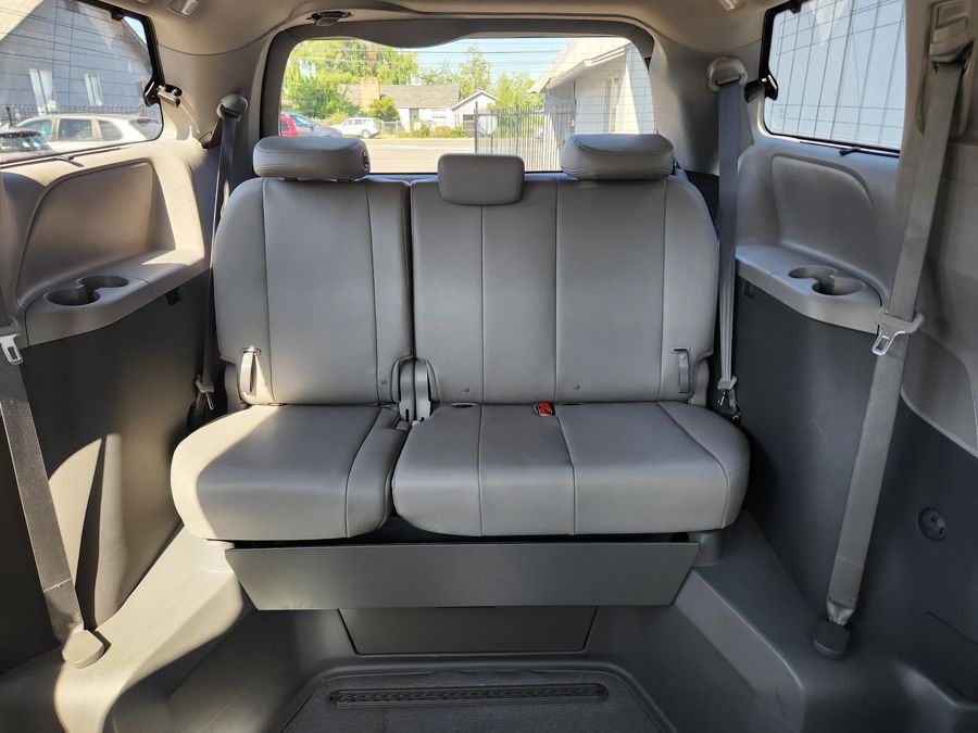 Used 2020 Toyota Sienna XLE Base - VMI Side Entry Entry In Floor Automatic Ramp