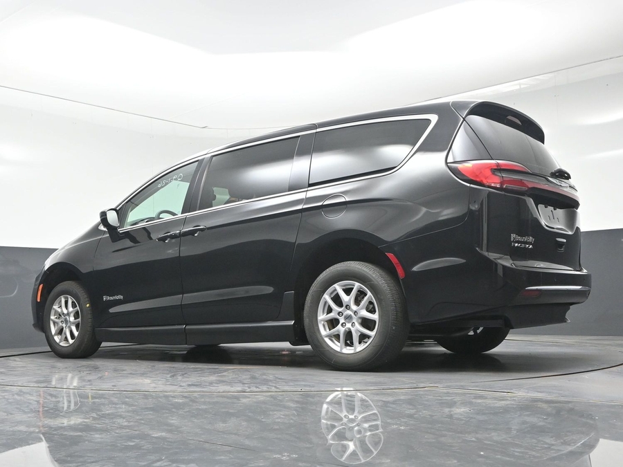 Used 2024 Chrysler Pacifica Touring L - BraunAbility Side Entry Fold Out Manual Ramp