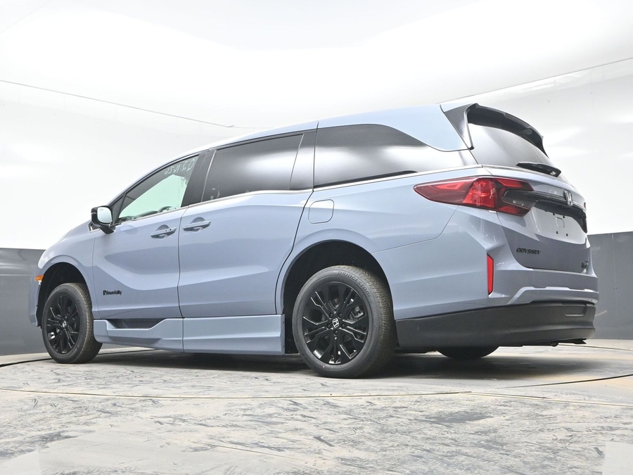 New 2026 Honda Odyssey Sport - BraunAbility Side Entry Entry In Floor Automatic Ramp