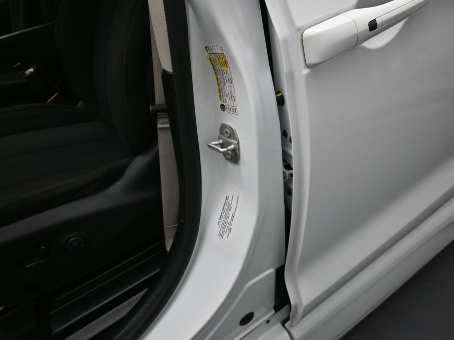 Used 2023 Chrysler Voyager LX - BraunAbility Side Entry Entry Fold Out Automatic Ramp