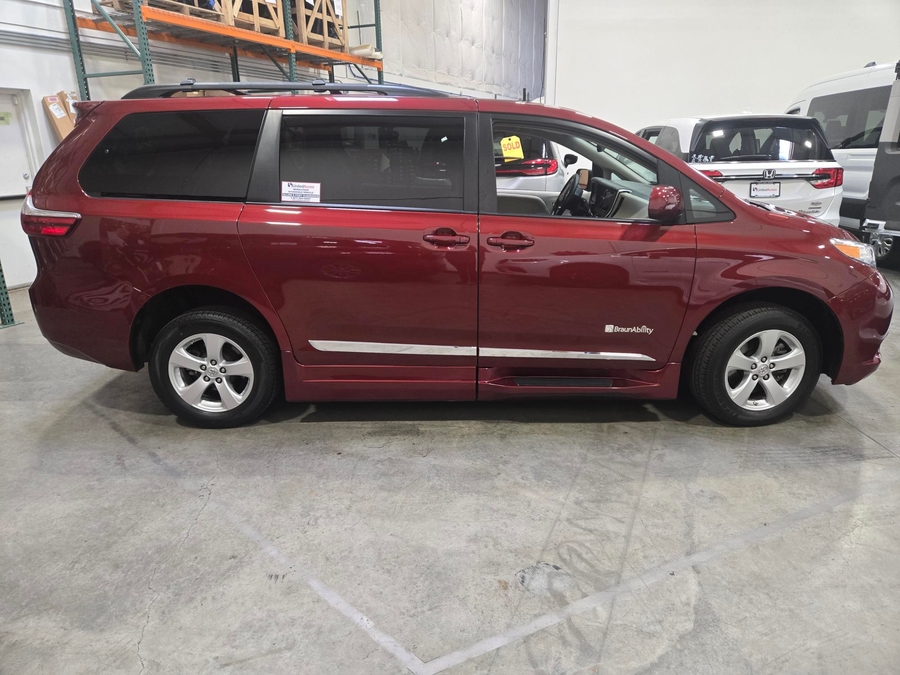 Used 2017 Toyota Sienna LE - BraunAbility Side Entry Fold Out Automatic Ramp