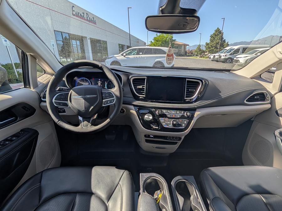 Used 2023 Chrysler Pacifica Touring L Safety - BraunAbility Side Entry Entry In Floor Automatic Ramp