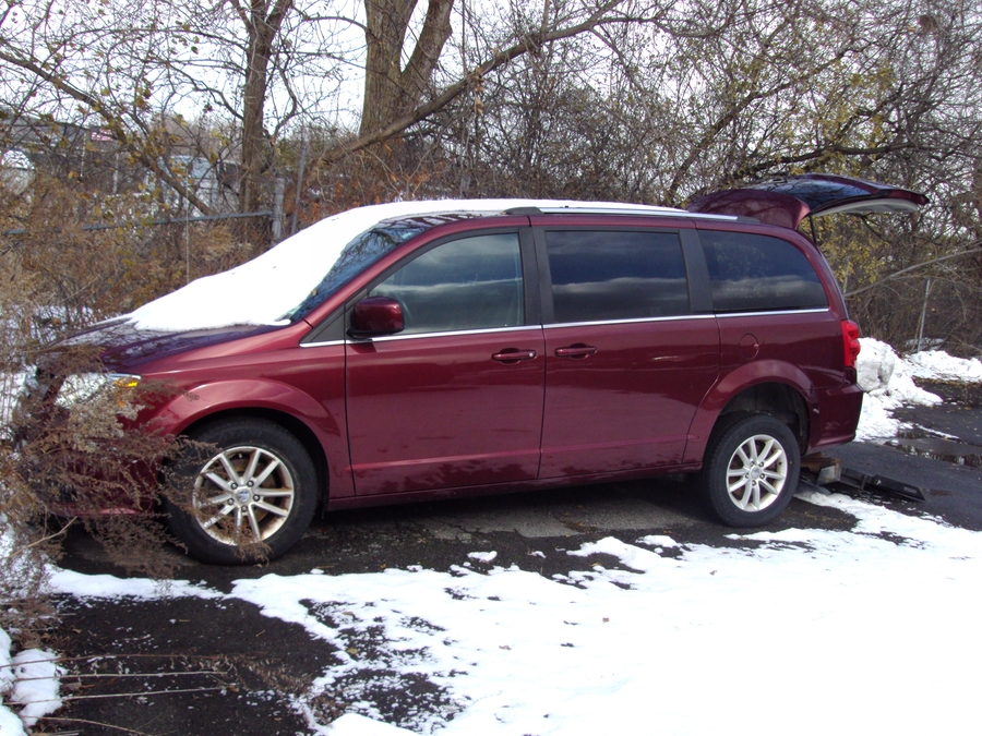 Used 2019 Dodge Grand Caravan SXT -   Entry  Ramp