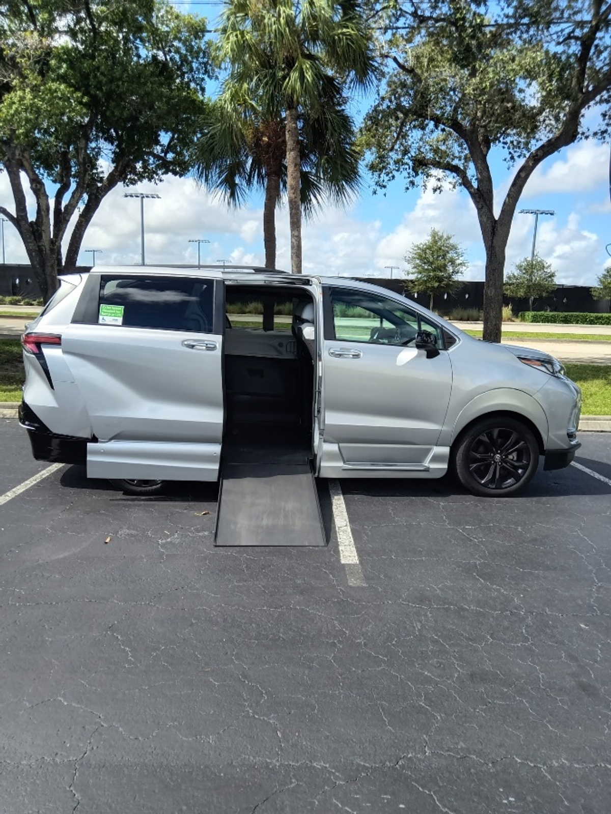 2022 TOYOTA SIENNA - Image 1