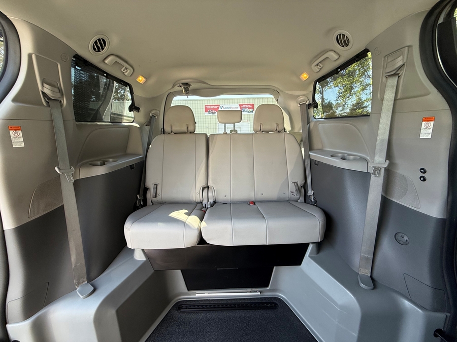 Used 2020 Toyota Sienna XLE - VMI Side Entry In Floor Automatic Ramp