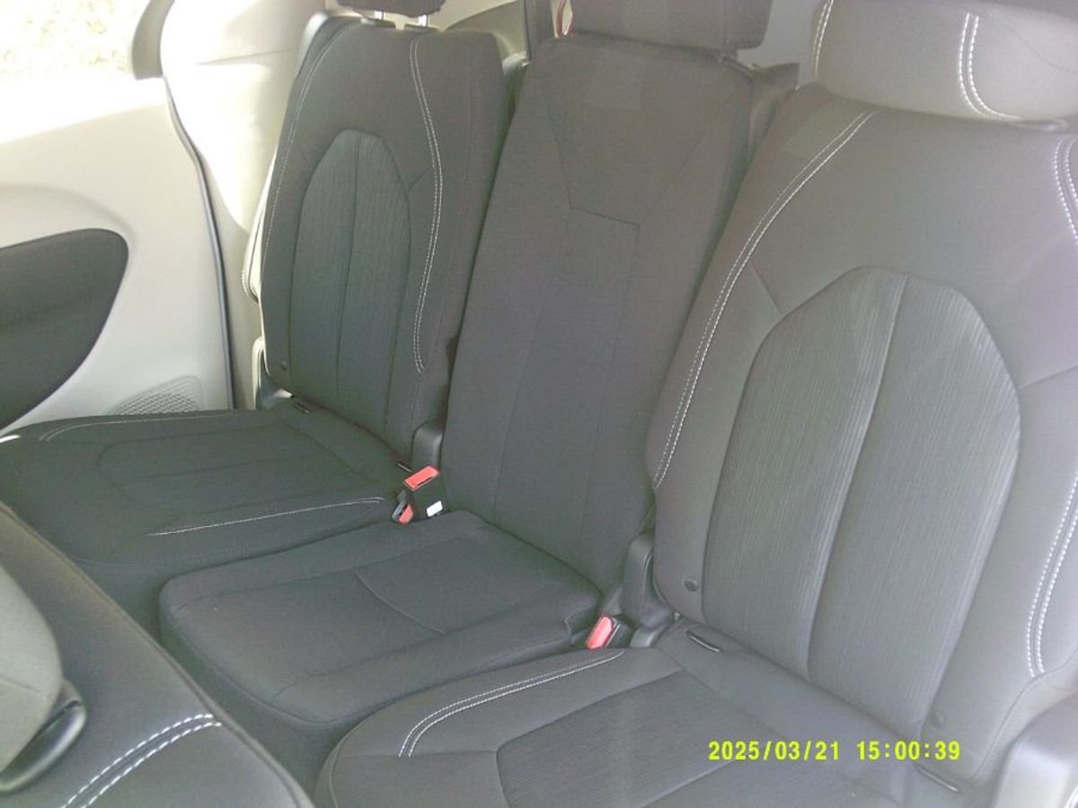 2024 CHRYSLER VOYAGER - Image 11