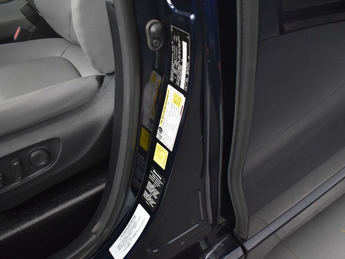 2025 TOYOTA SIENNA - Image 17