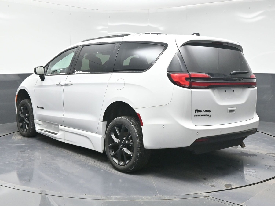 Used 2024 Chrysler Pacifica Touring L w/S package - BraunAbility Side Entry Entry Fold Out Automatic Ramp