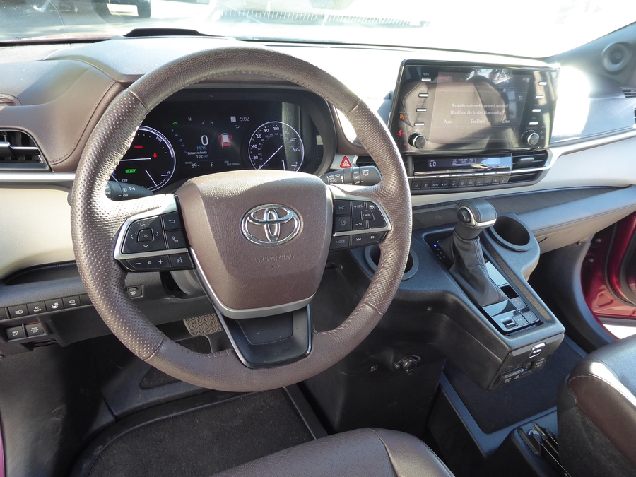 Used 2024 Toyota Sienna Hybrid Platinum - BraunAbility Side Entry In Floor Automatic Ramp