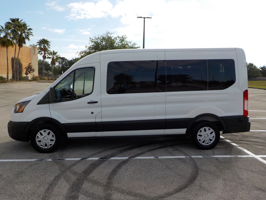 White Ford T350 image number 2