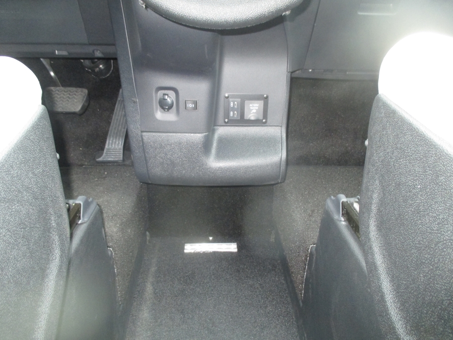 Black Toyota Sienna image number 16