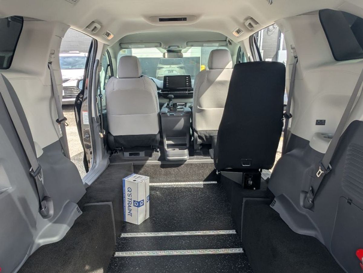 Wheelchair Van 2024 Toyota Sienna RS200684 MobilityWorks Commercial