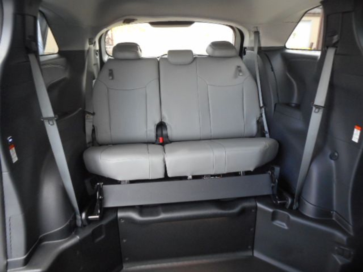 2025 TOYOTA SIENNA - Image 13